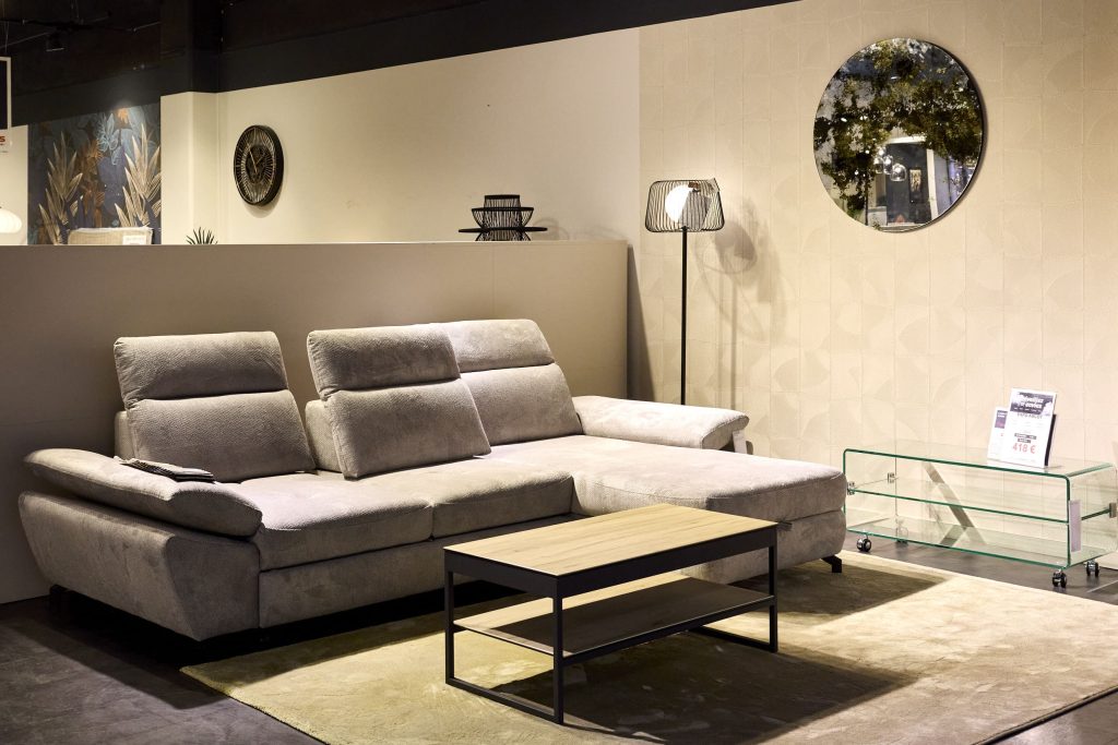 Interieur magasin salon Atlas Home centre commercial Domus Paris