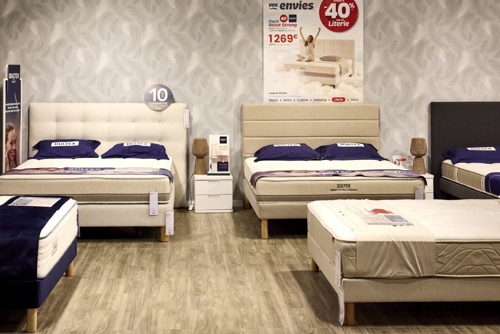 Interieur magasin literie Atlas Home centre commercial Domus Paris
