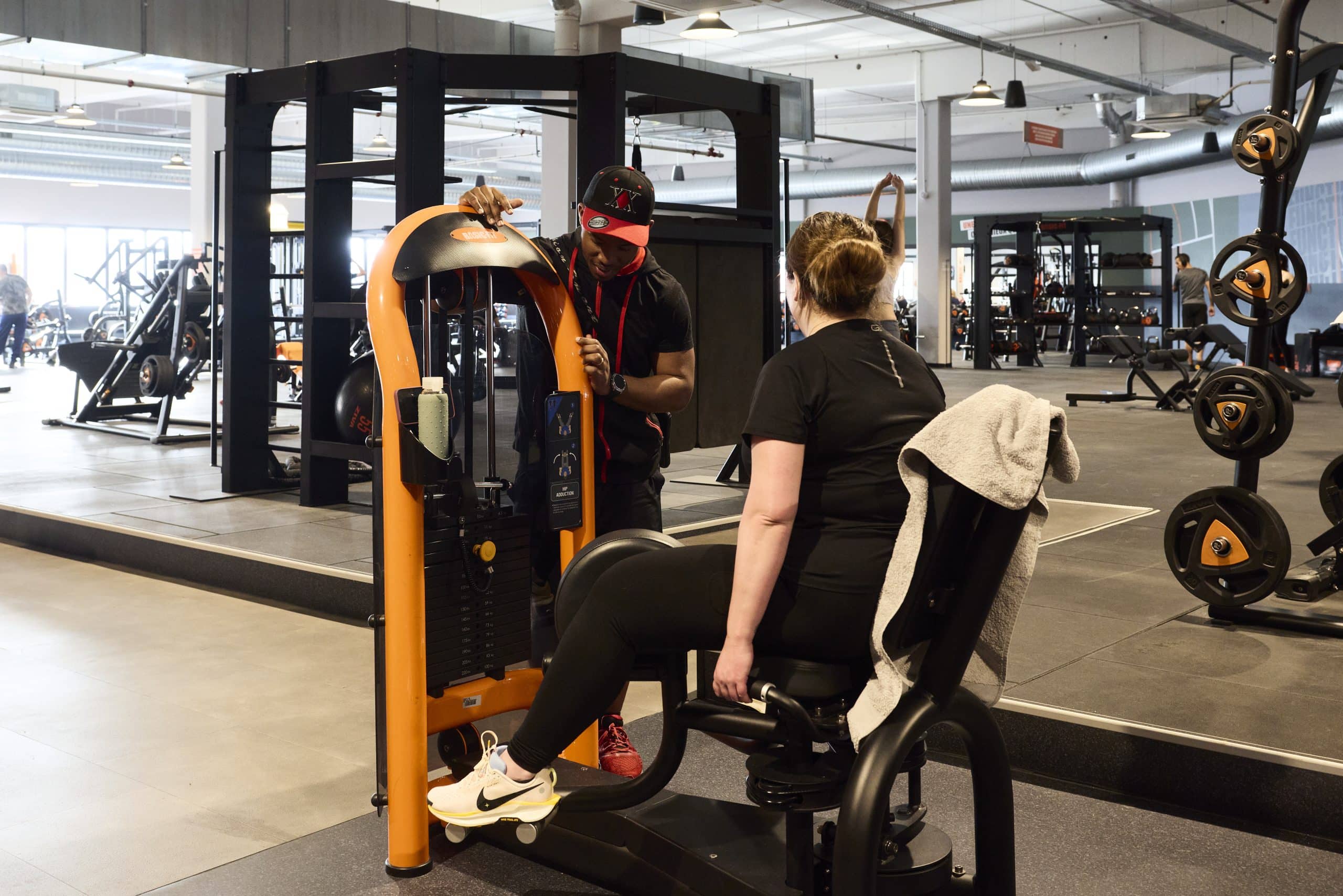 Intérieur salle Basic Fit centre commercial Domus Paris