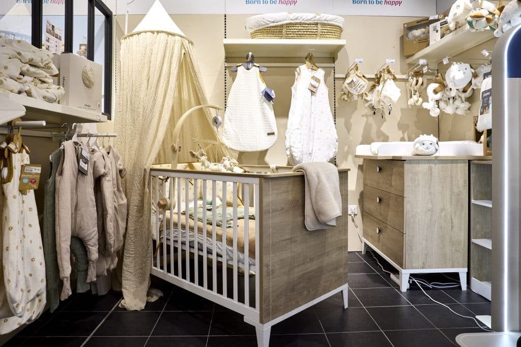 Intérieur magasin bébé 9 centre commercial Domus Paris