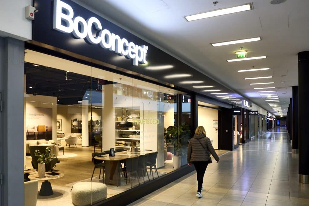 Entrée magasin BoConcept centre commercial Domus Paris