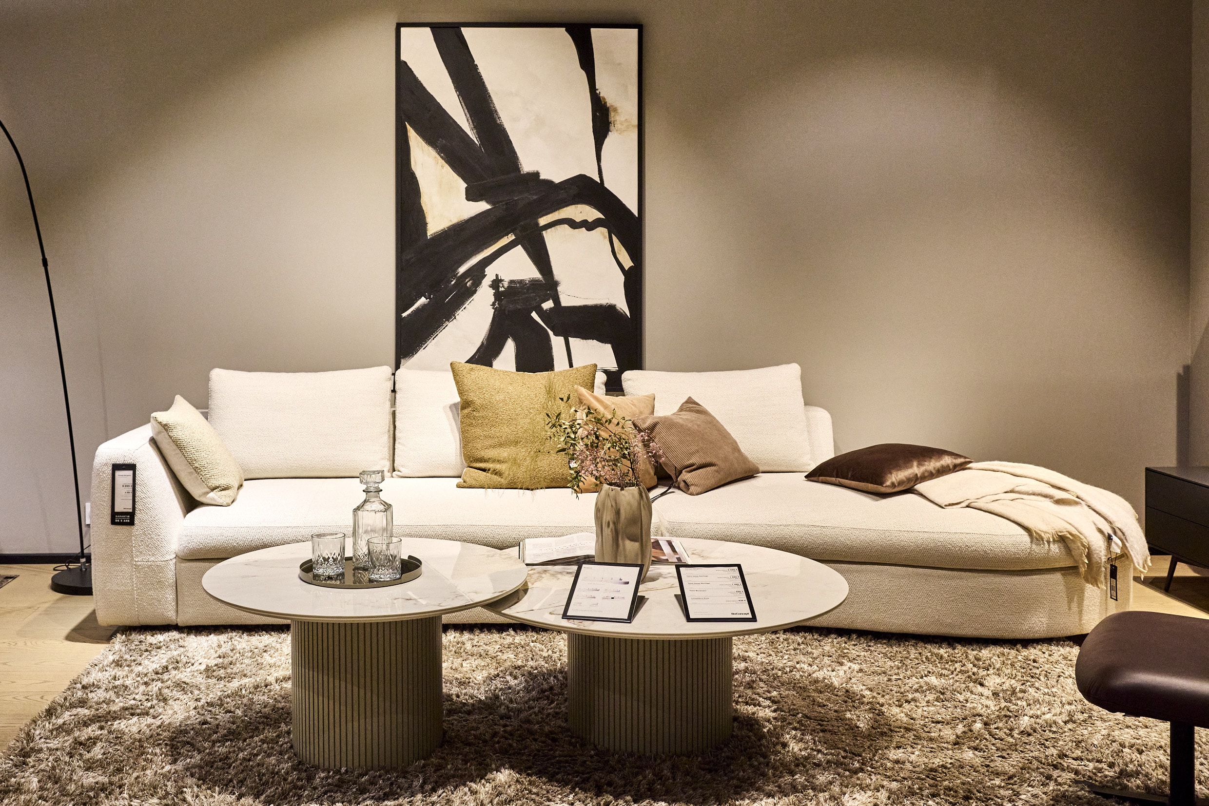 intérieur magasin BoConcept centre commercial Domus Paris