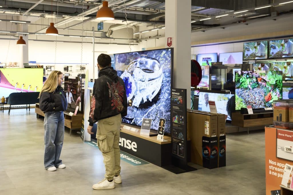 Magasin boulanger rayon TV domus Paris