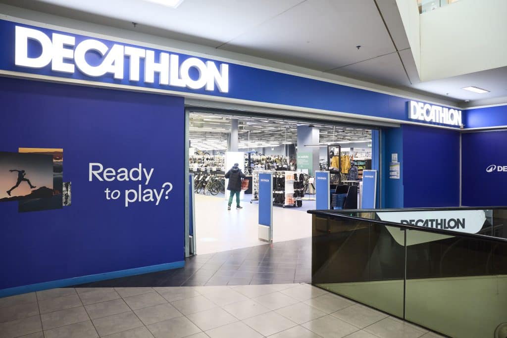 Entrée du magasin Decathlon centre commercial Domus Paris