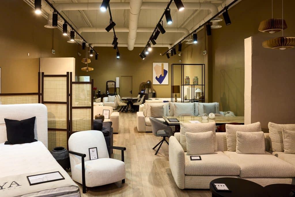 Laya intérieur magasin la maison du convertible centre commercial Domus Paris