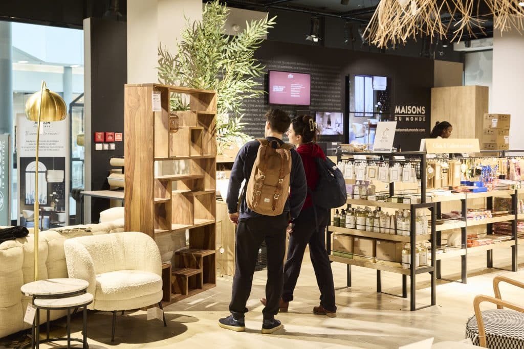 Intérieur magasin maison du monde centre commercial Domus Paris