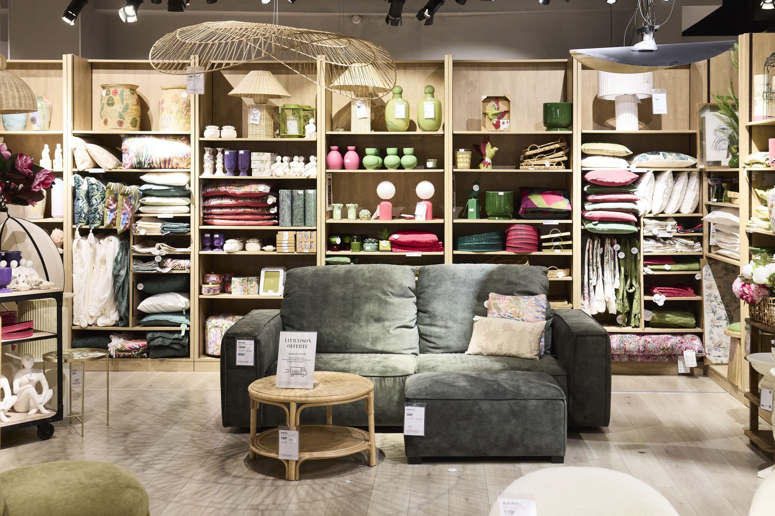 Intérieur magasin maison du monde centre commercial Domus Paris