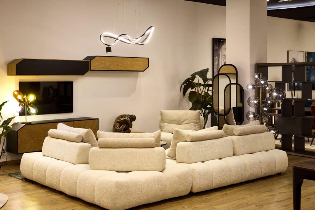 Intérieur magasin XXL Maison centre commercial Domus Paris