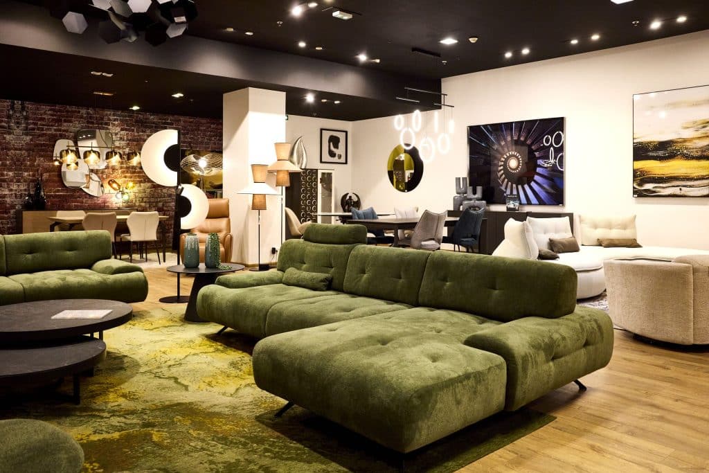 Intérieur magasin XXL Maison centre commercial Domus Paris