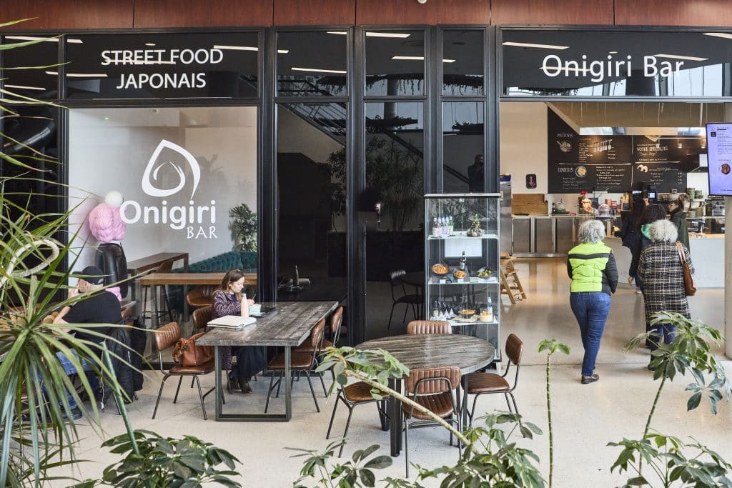 devanture restaurant street food japonais Onigri centre commercial Domus Paris