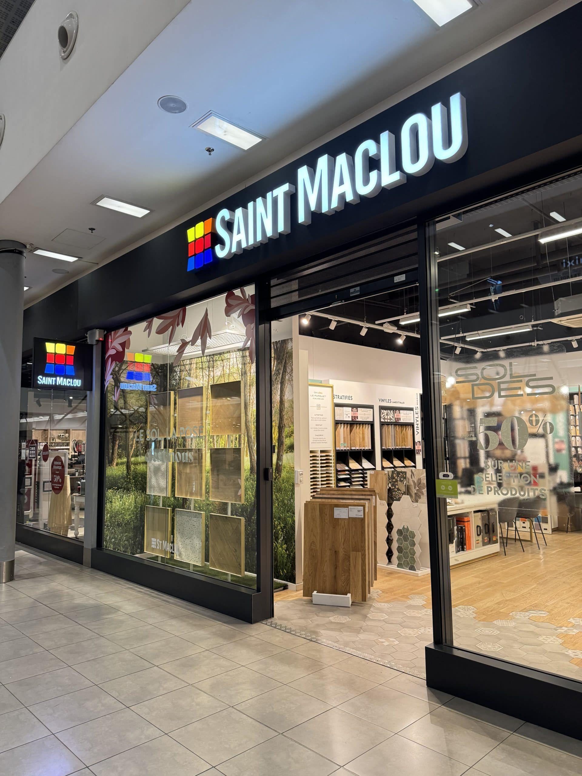 Entrée Magasin Saint Maclou, centre commercial Domus Paris