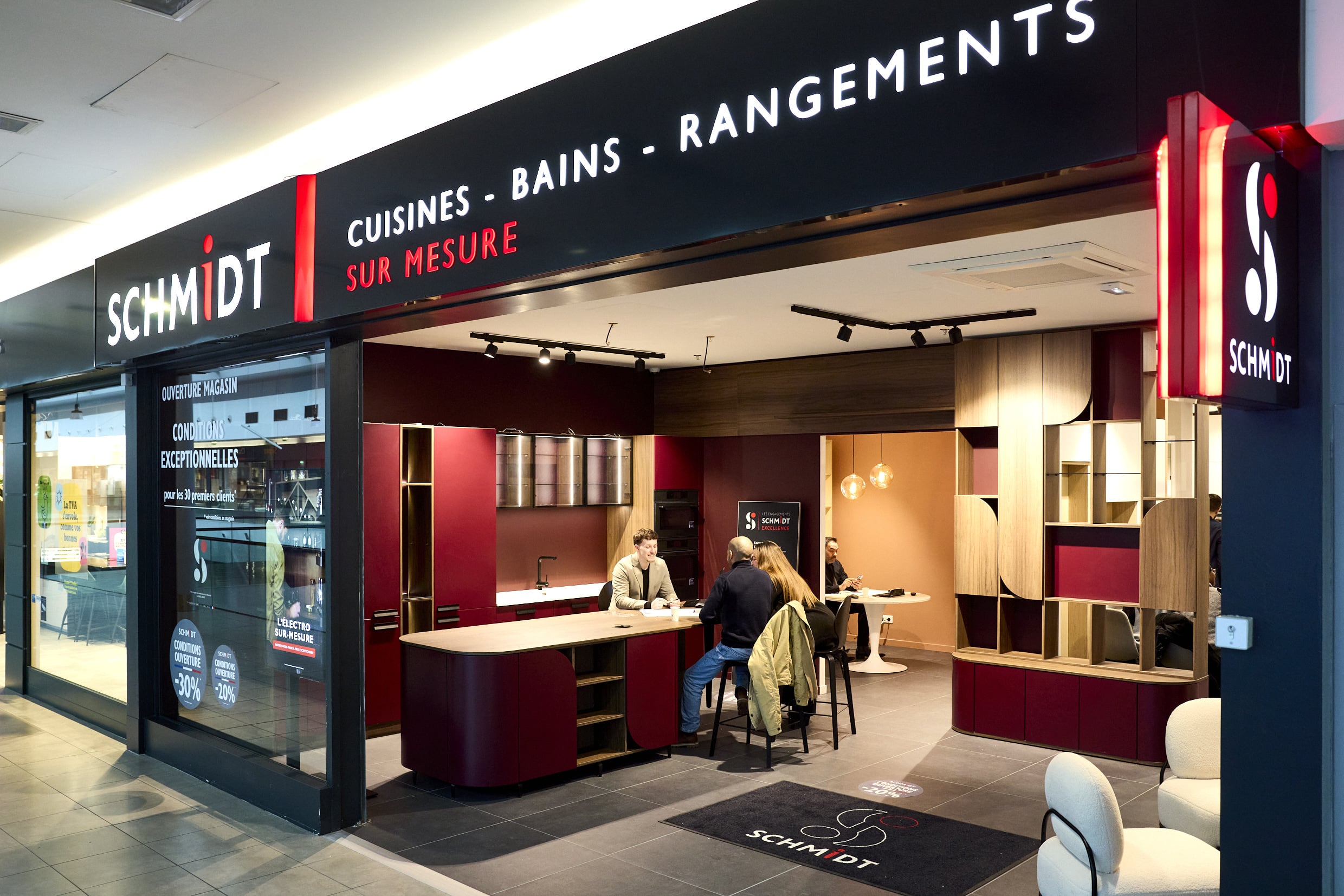 Entrée magasin cuisine Schmidt centre commercial Domus Paris