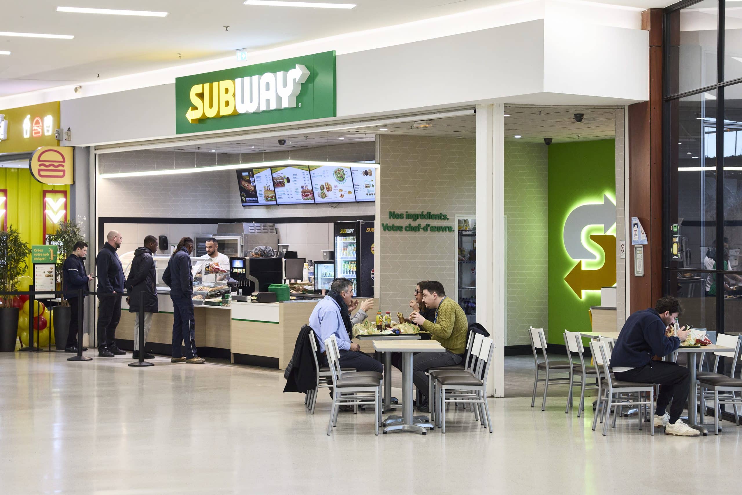 devanture restaurant Subway centre commercial Domus