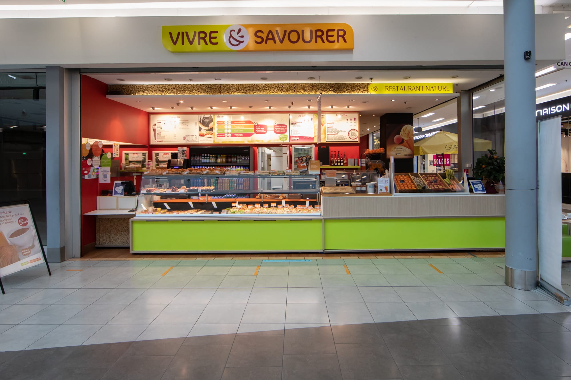 Devanture restaurant Vivre et Savourer, centre commercial Domus